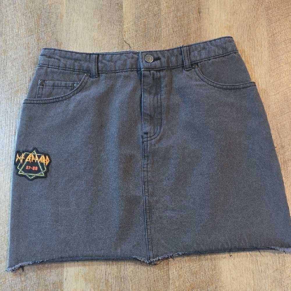 Junk Food Clothing -Gray Denim Def Leppard Mini Skirt. Size 7
